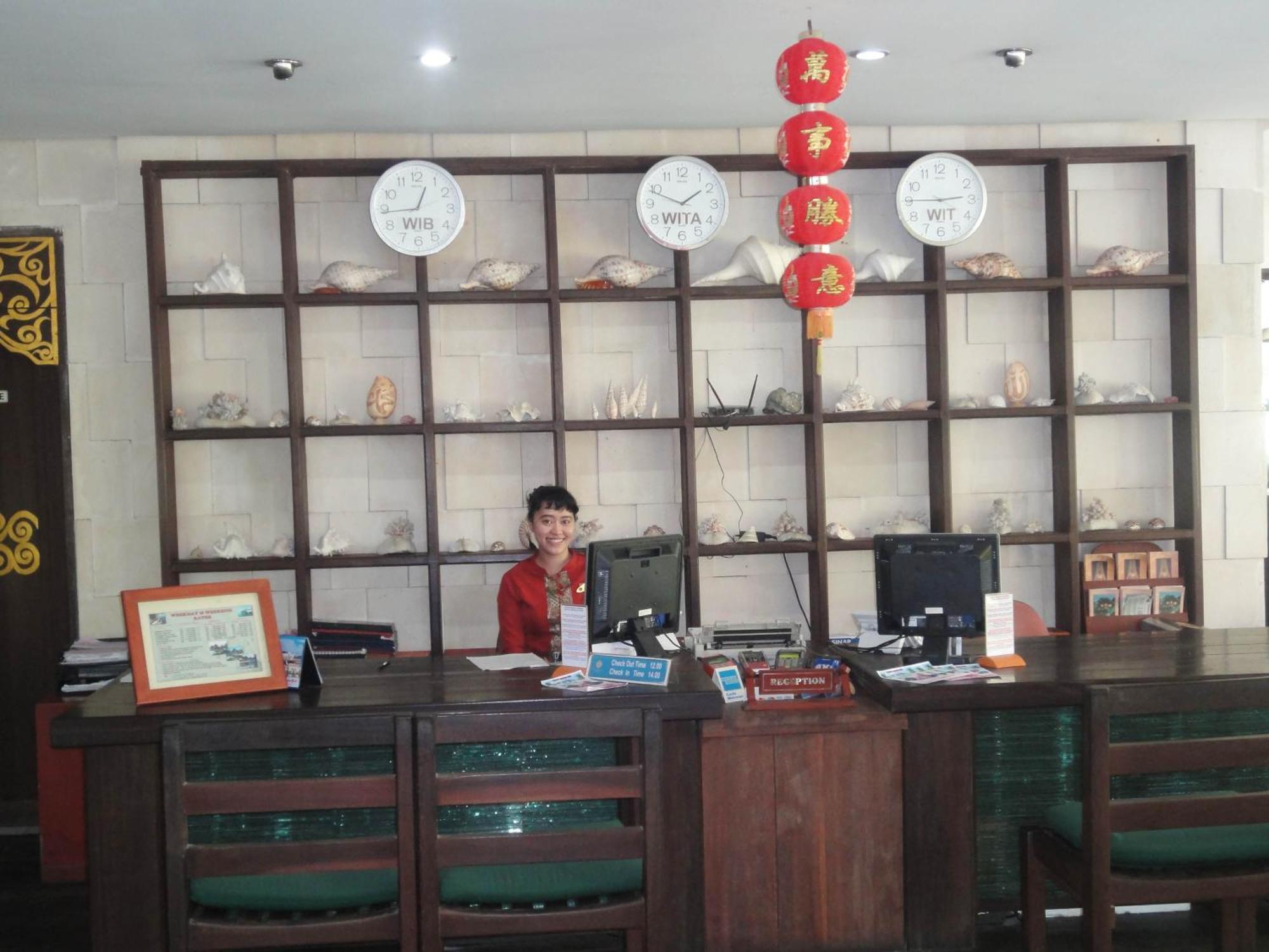 Hotel Pantai Gapura Makassar Exterior foto