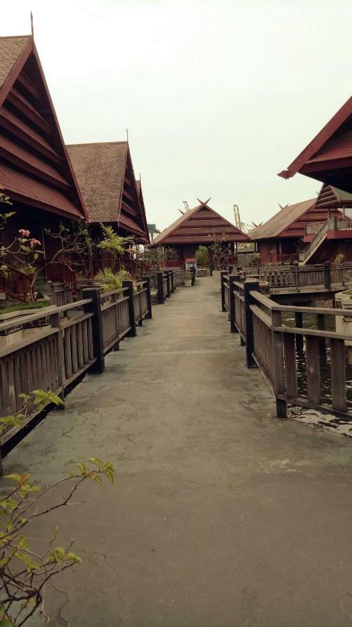 Hotel Pantai Gapura Makassar Exterior foto